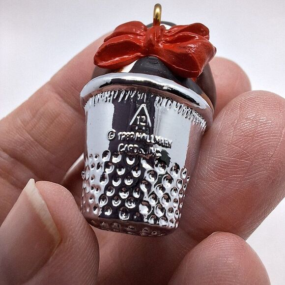 Vintage 1989 Hallmark‎ Keepsake Collectors Series Ornament #12 Thimble Puppy - Picture 6 of 9